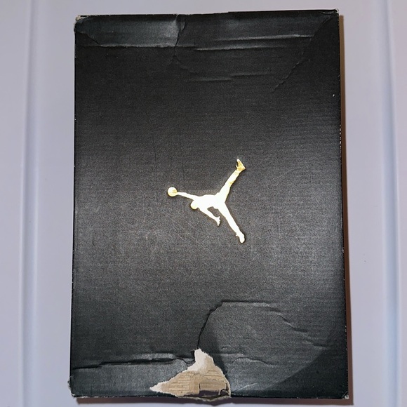 AIR JORDAN 4 RETRO - women’s 7 / Y 5.5 NEVER WORN still in box with tags - Picture 6 of 6